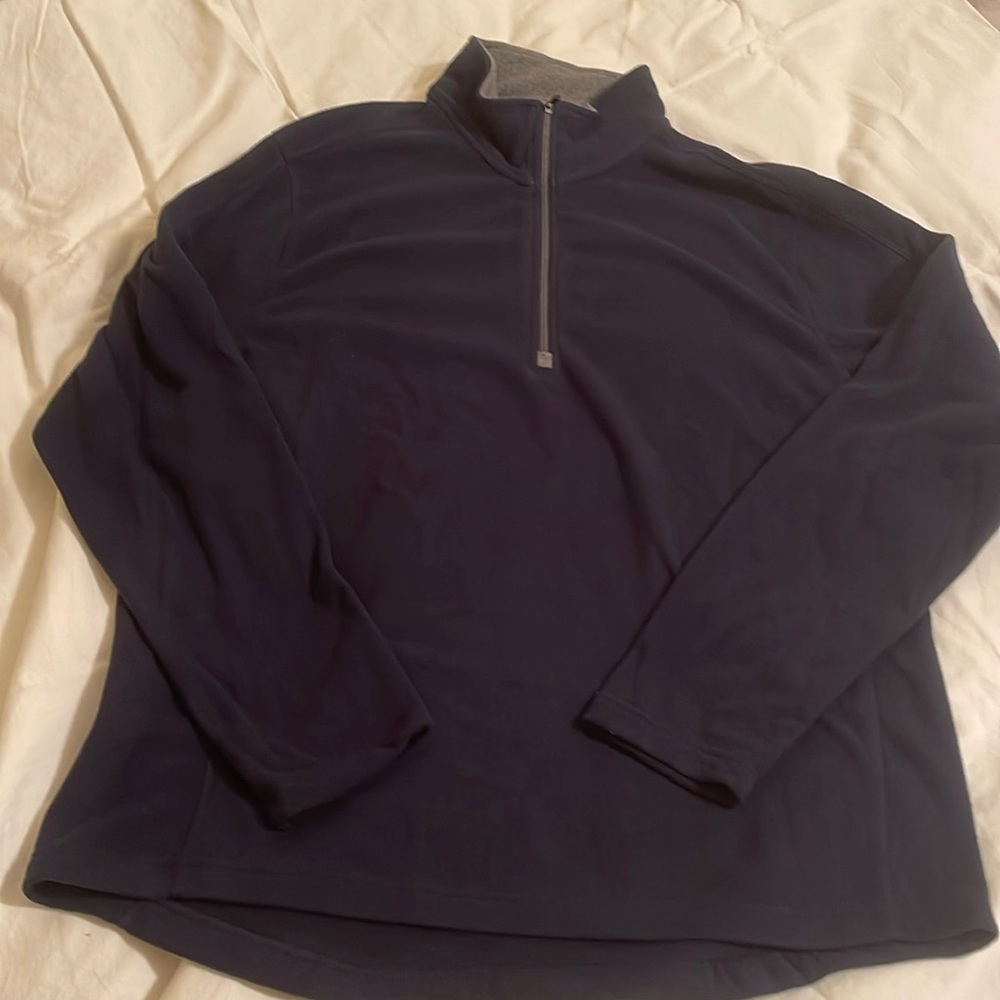 Lands’ End thermal pullover in classic Navy Mens size medium NWT